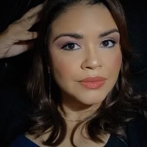 Meet your Posher, Nadia m